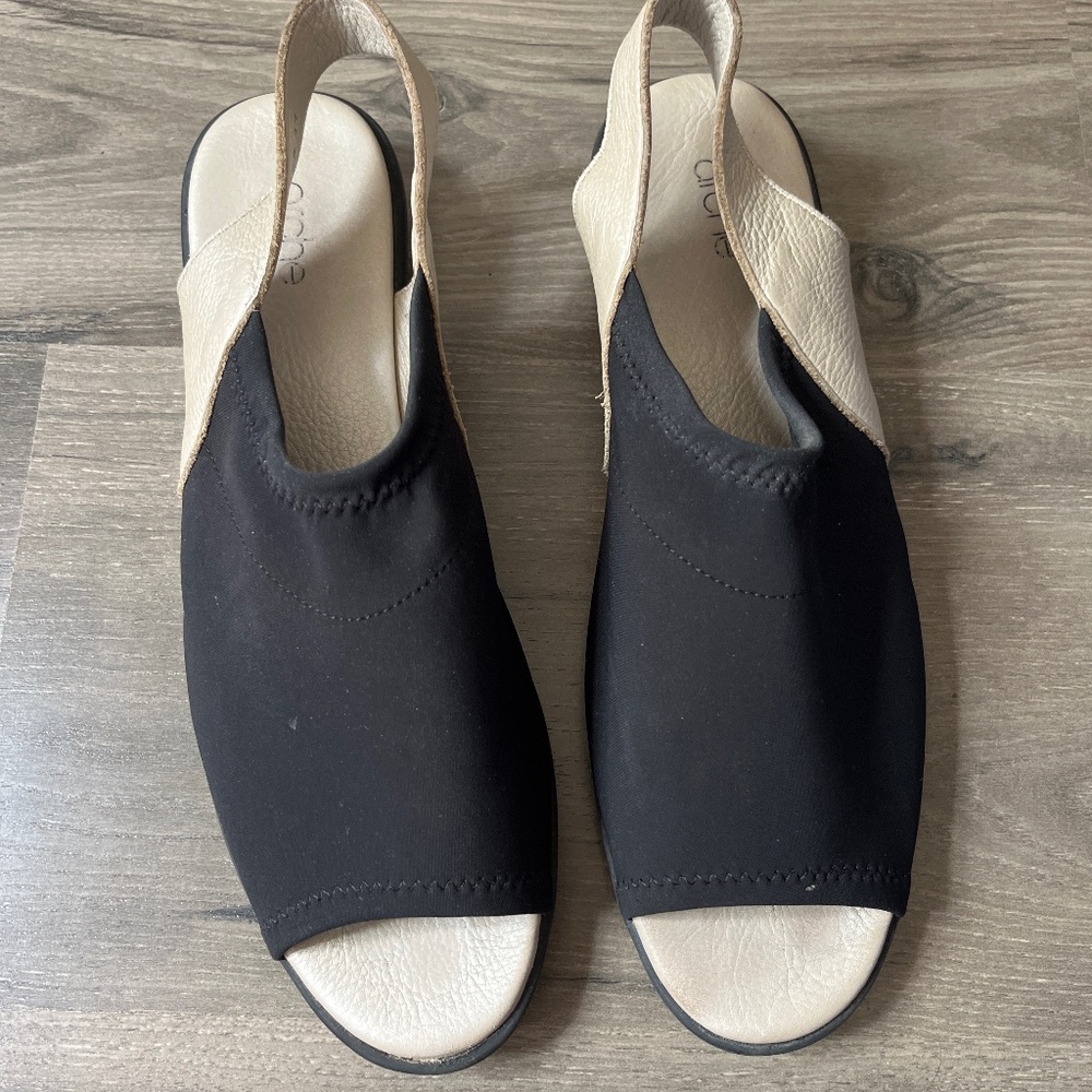 Arche sandals